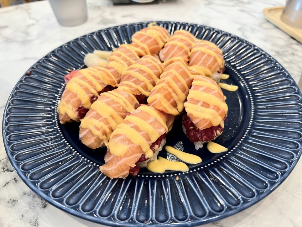 육회바른연어 홍대점 사진 8