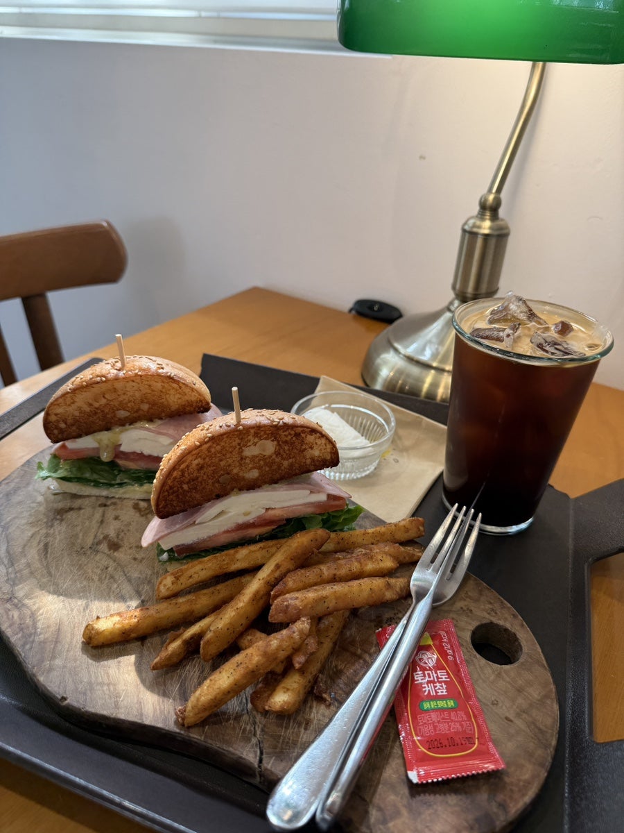 영등포 카페 팜스프링스: 브런치 맛집 & 혼자 힐링 공간 — 사진 17
