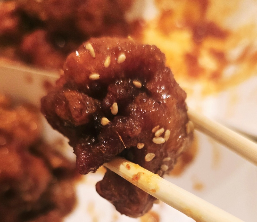 전주 한옥마을 맛집: 만년 닭강정, 푸짐한 양과 바삭한 식감 후기