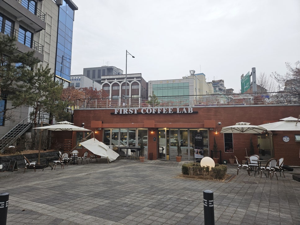퍼스트커피랩 홍대점 사진 3