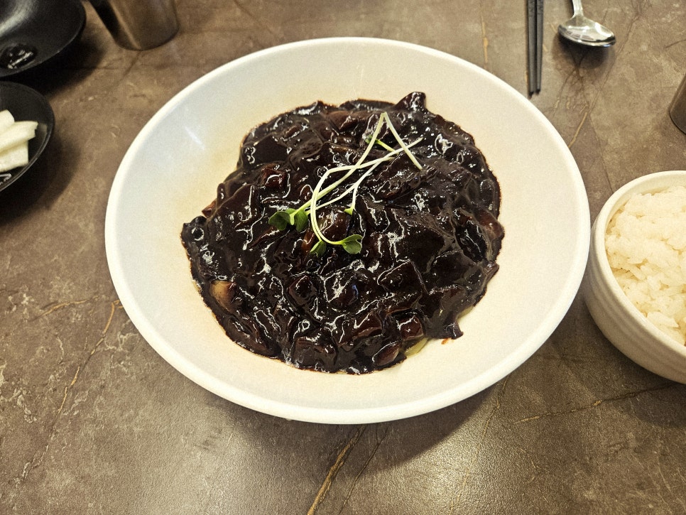 라이 대표 사진