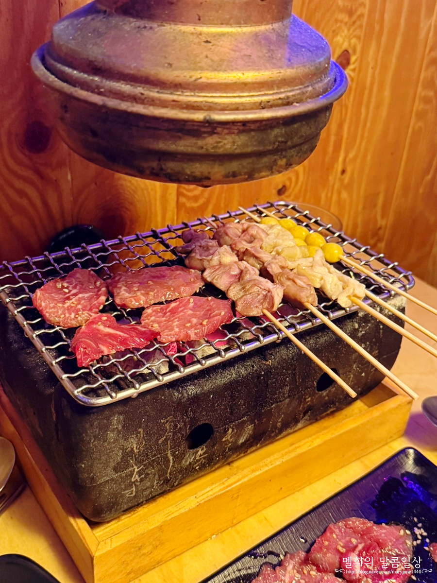 하이볼 짠♥ 친구 2명이 더 올 거라서 그땐 소맥 마셨지만 일단 먼저 온 우리