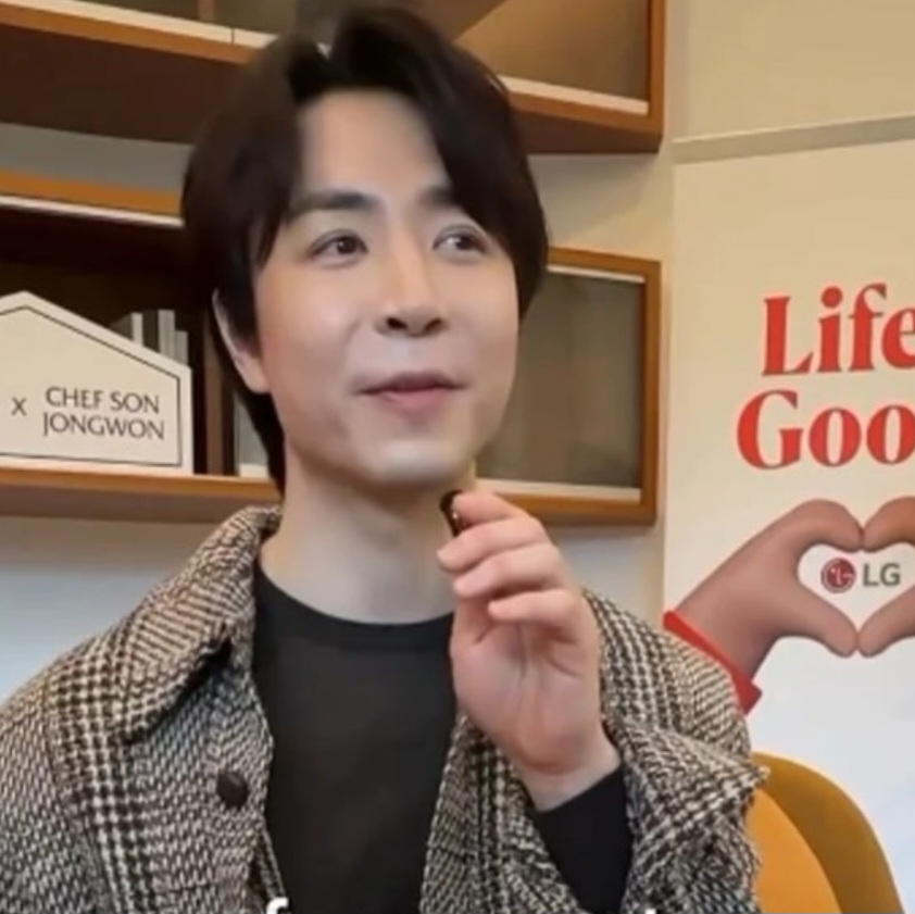 없던 쌍꺼풀이 갑자기 생긴 것보다는 기존 라인이 유독 진하게 잡힌 모습에