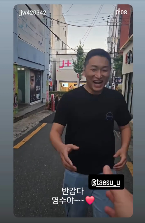 그런데 가장 좋아하는 음식은 무엇이냐는 질문에는 망설임 없이 “오리탕이요”