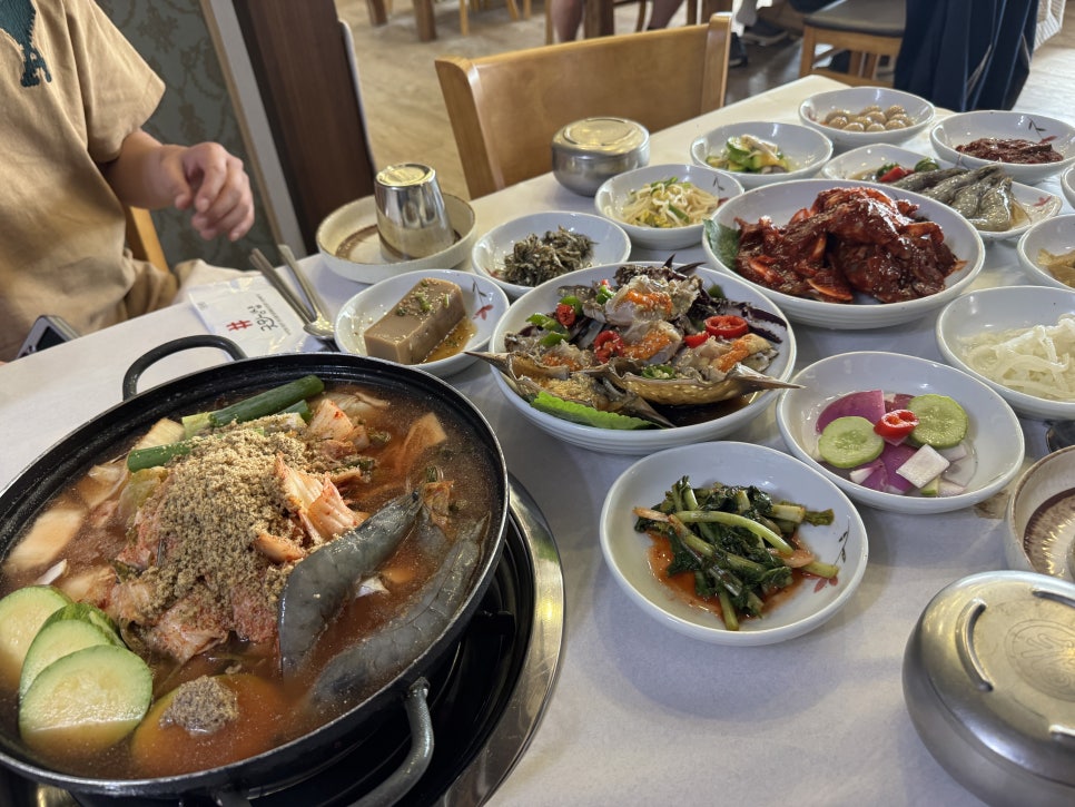 [태안 안면도] 진상 진송⭕️ 30년 전통이있는 안면도 맛집 현지인 추천 알꽉찬 암게로만 차린 한상 