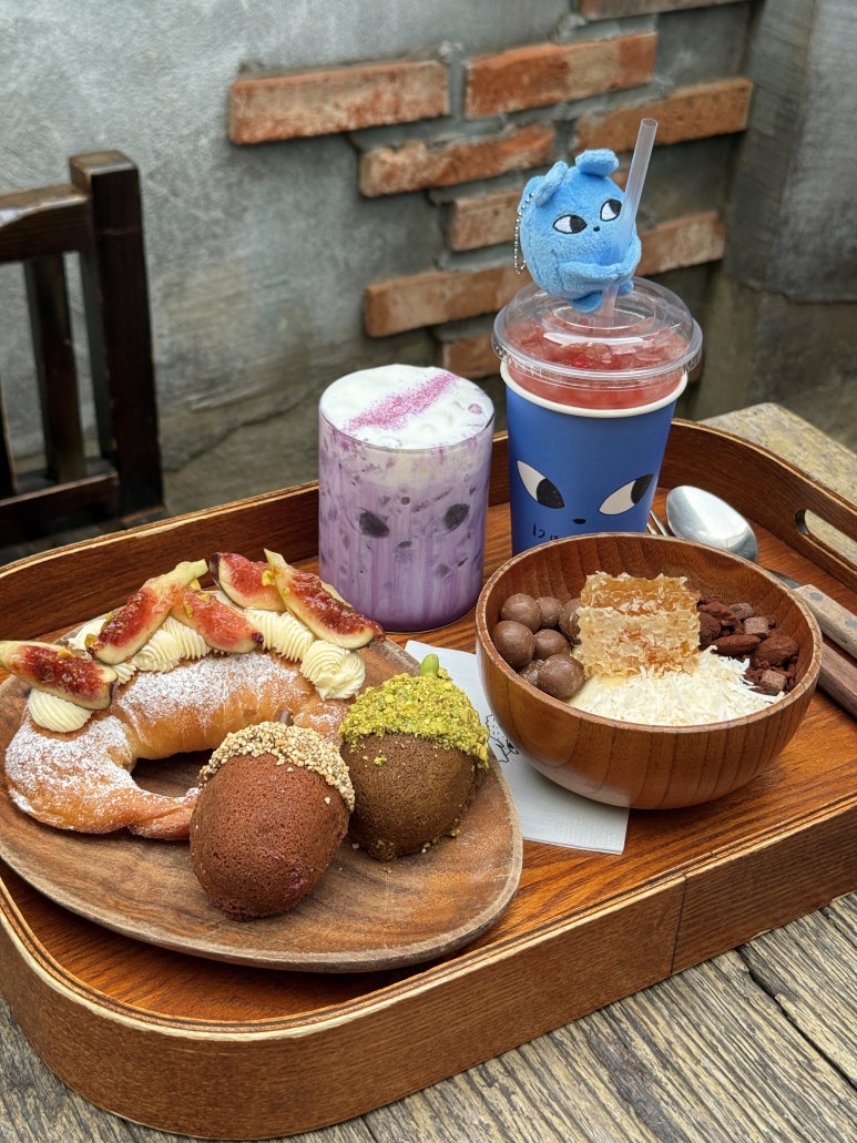용리단길 지브리 감성 넘치는 베이커리 _ 도토리 [ 용리단길카페, 용산맛집, 신용산 맛집, 삼각지역 베이커리, 삼각지 카페 ...
