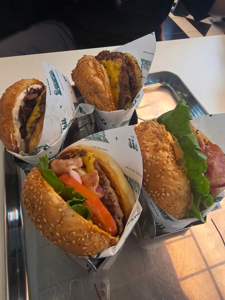 양재역 점심회식 강추! 새로 생긴 수제버거 맛집 트래키버거 (내돈내산) : 네이버 블로그