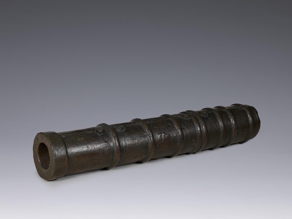 Cheonja chongtong, a large Joseon cannon, lying on its side