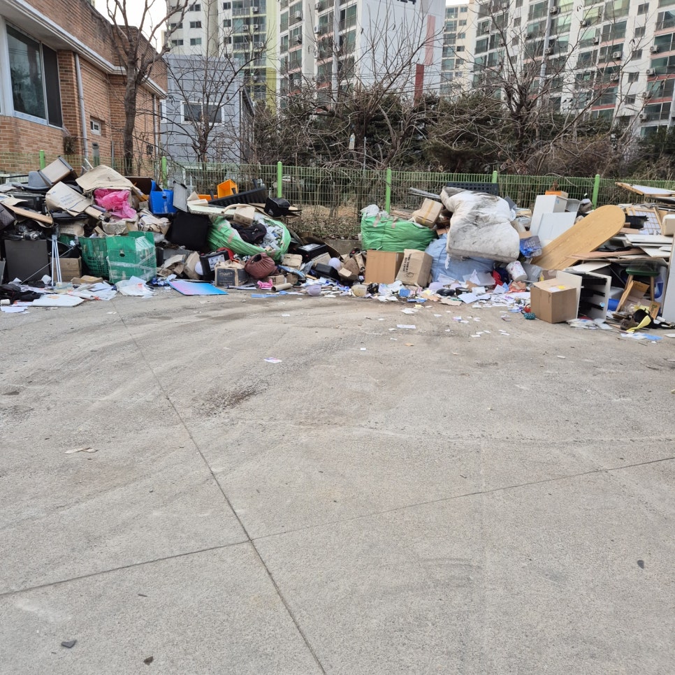 영등포 폐기물 처리 현장, 문래동 대형 혼합폐기물 5톤 집게차 반출