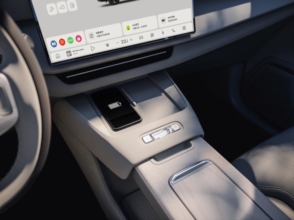 전기로만 200km 넘게? 주유소 덜 가는 SUV 볼보 XC70