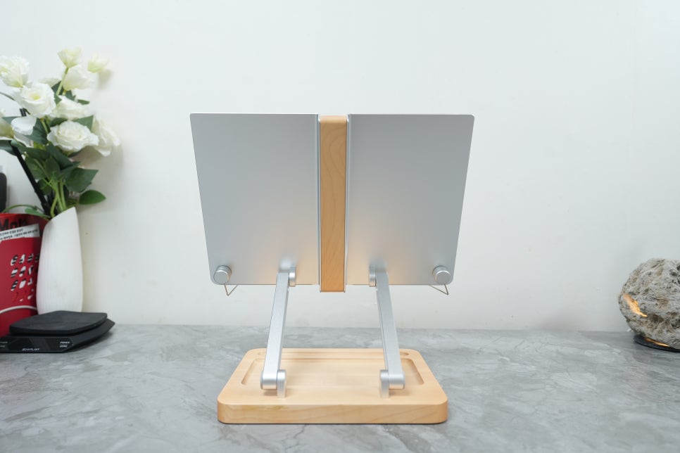 노르잇 독서대, 책부터 노트북 거치대까지 '노블우드 메이플 독서대 활용'