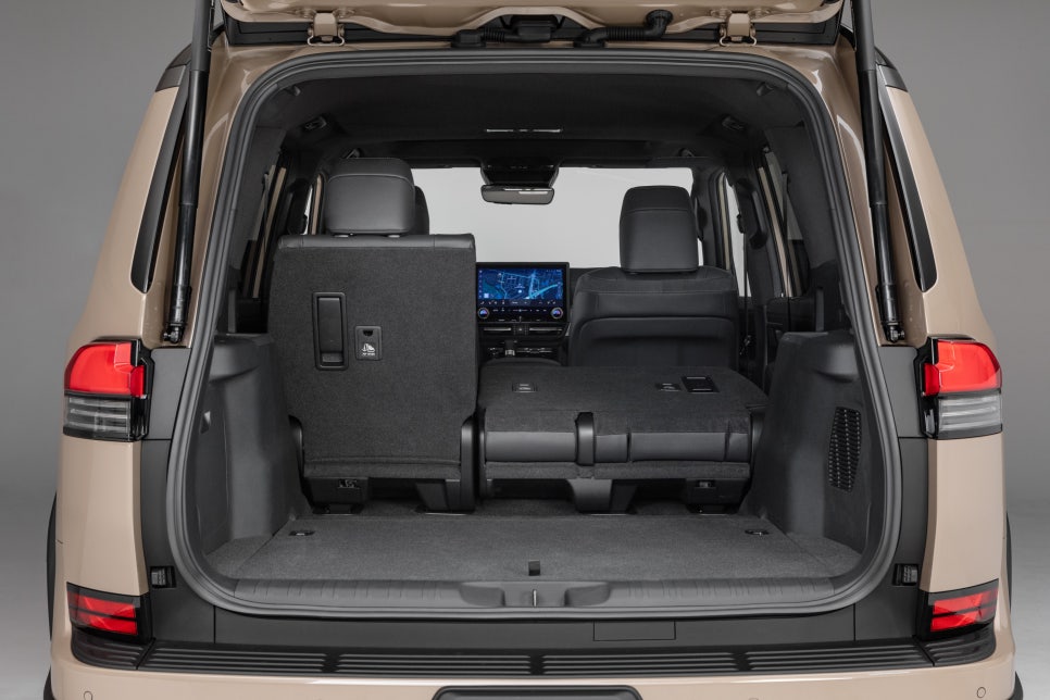 얌전한 차인 줄 알았는데… 각진 차체에 V6 터보 품은 렉서스 GX 550