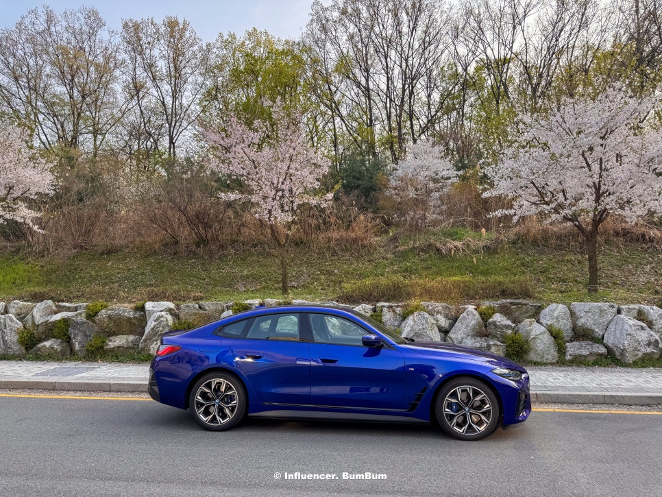 2열 헤드룸은 포기한다.. BMW i4 eDrive40 전기차 시승기｜실제 쟁점은?