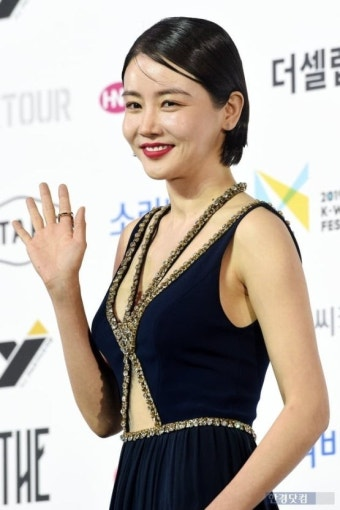 술김에 연애 사실 공개? 1년째 연하 남친과 사랑 키워온 45세 여배우|놓치기 쉬운 내용은?