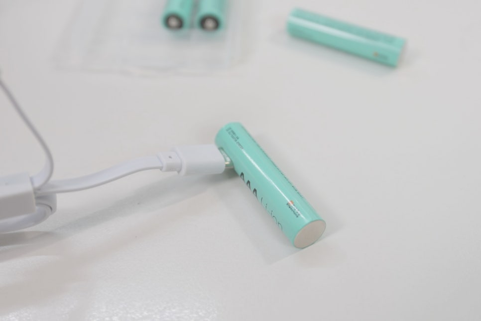 소매드 에코충전지 AAA, 소니 카메라 플래시 때문에 써본 USB 충전식건전지