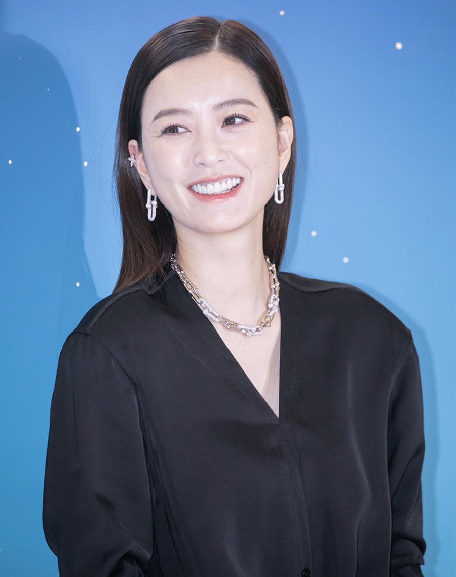 헤어스타일은 어떻게 연출했을까?