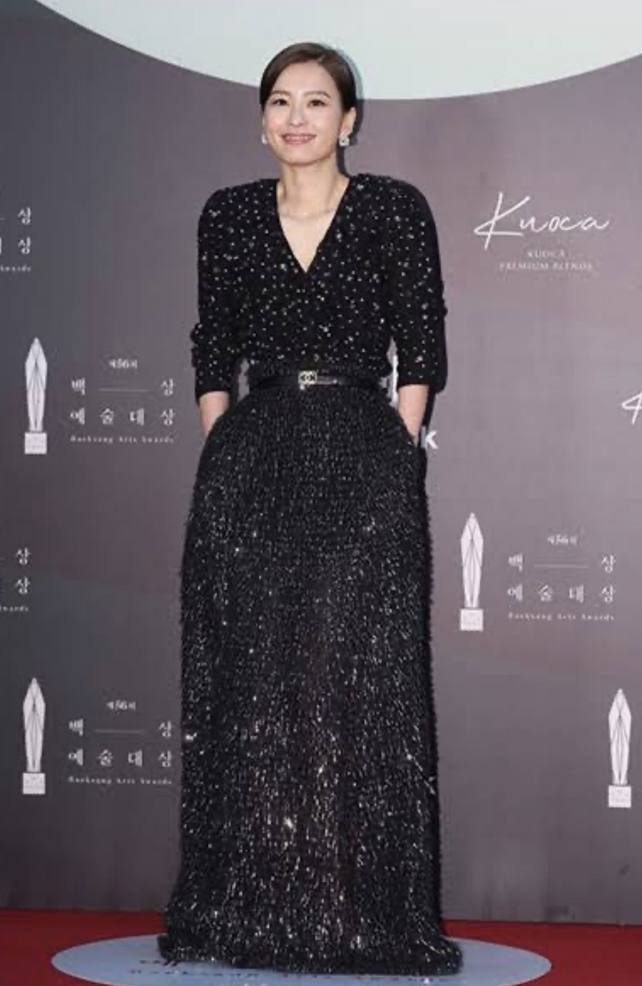 수지보다 11살 많은데.. 더 어려보였던 43세 연예인 시상식 드레스｜어떤 내용이 담겼나?