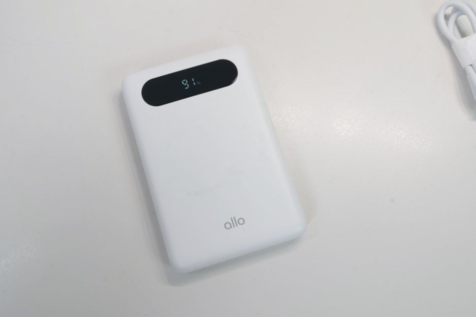 알로코리아 반고체 보조배터리 1000S, 173g 가벼워 아이패드에 더 자주 쓰게 됩니다