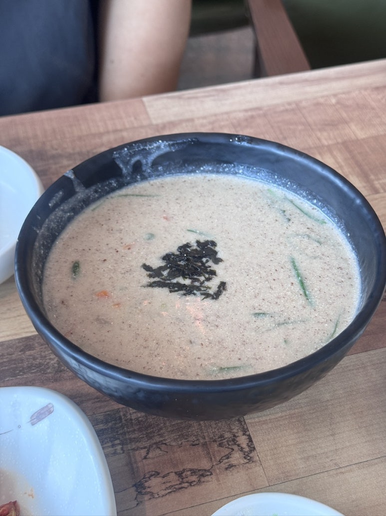 강릉 감자적 일번지 맛집 후기｜웨이팅 없이 먹은 감자전·도토리들깨수제비·도토리묵무침 : 네이버 블로그