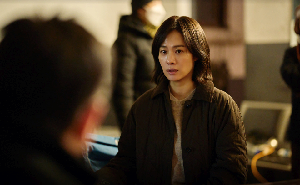 영화 <실낙원> 결말 포함 리뷰 - 김현주 연기로 밀고 나가는 안일한 질문｜왜 불편한 반응이 나왔나?