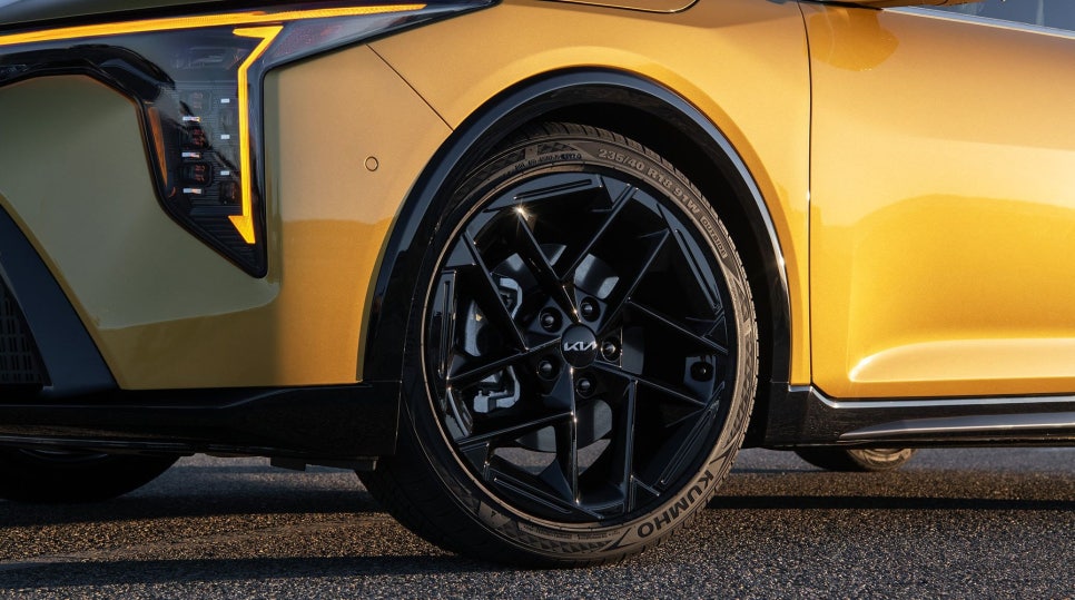 SUV 대신 해치백? 뒷좌석 접으면 달라지는 기아 K4 해치백의 공간