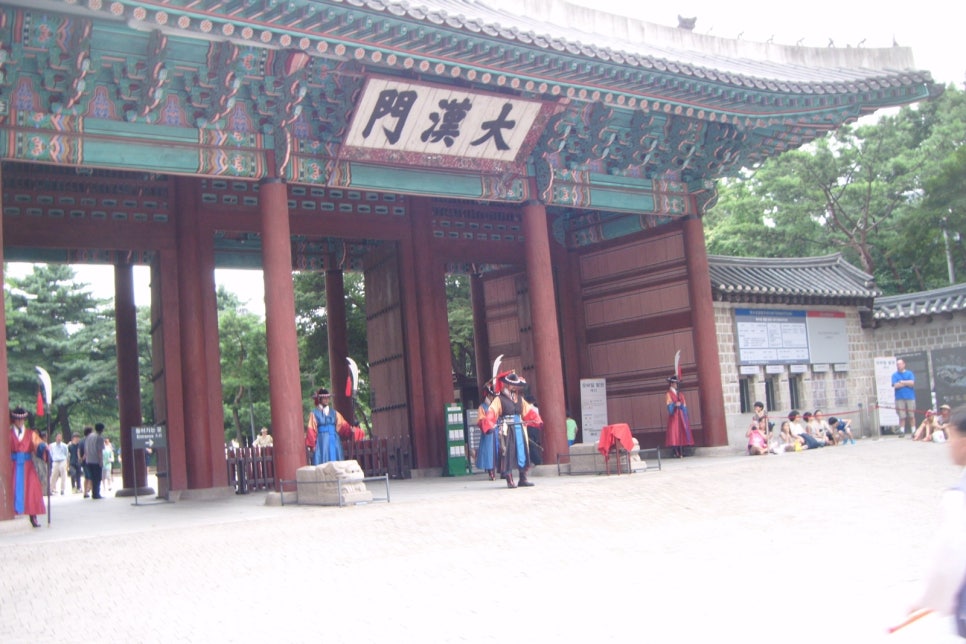 Daehanmun, the painted main gate of Deoksugung Palace, and the square in front of it