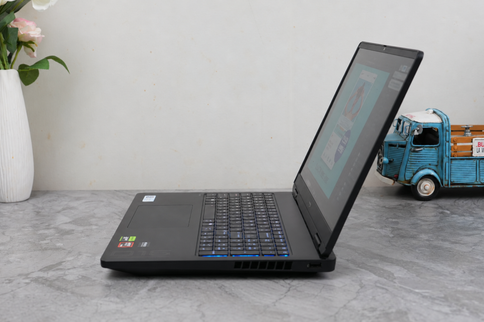 게이밍 노트북 추천, HP 하이퍼엑스 오멘 16-ap1041AX RTX 5060과 240Hz 화면