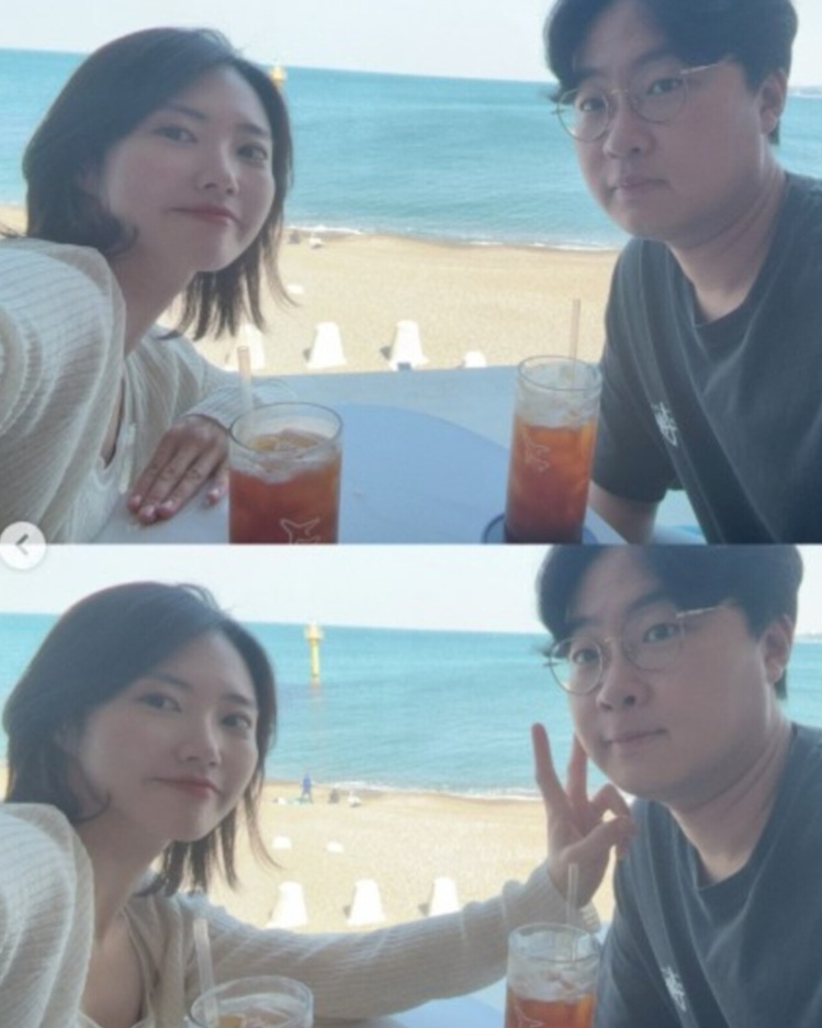 두 사람의 관계의 배경은 무엇일까?