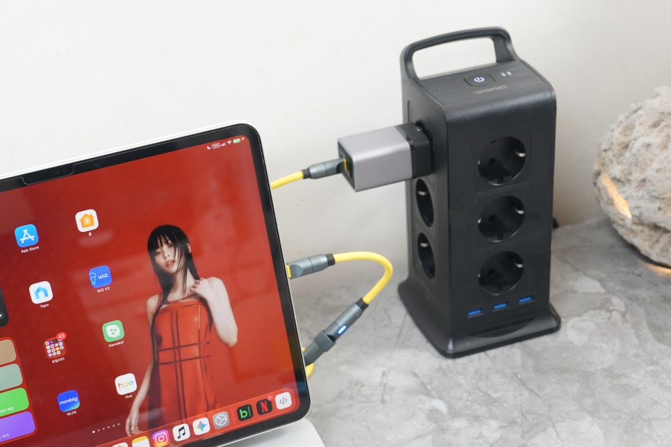 고속충전기 쿡테크 6 mini, 아이패드와 함께 쓰는 65W 멀티충전기