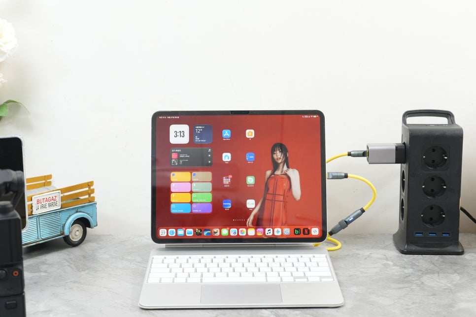 고속충전기 쿡테크 6 mini, 아이패드와 함께 쓰는 65W 멀티충전기