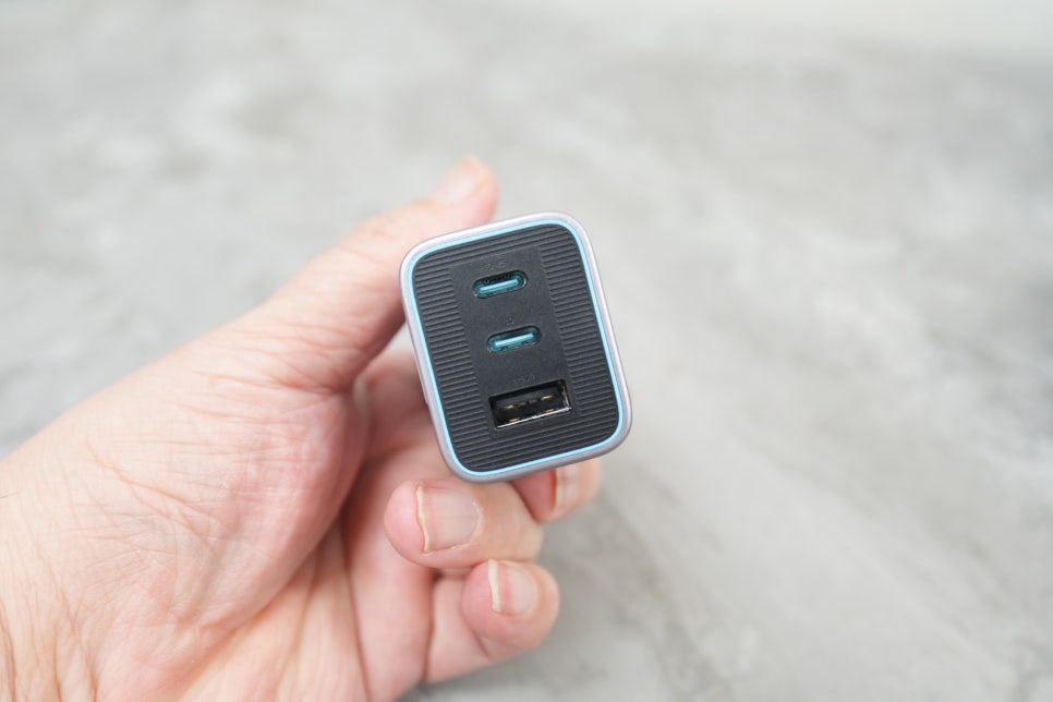 고속충전기 쿡테크 6 mini, 아이패드와 함께 쓰는 65W 멀티충전기