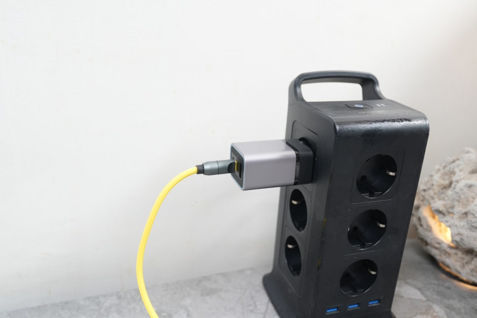 고속충전기 쿡테크 6 mini, 아이패드와 함께 쓰는 65W 멀티충전기
