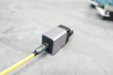 고속충전기 쿡테크 6 mini, 아이패드와 함께 쓰는 65W 멀티충전기