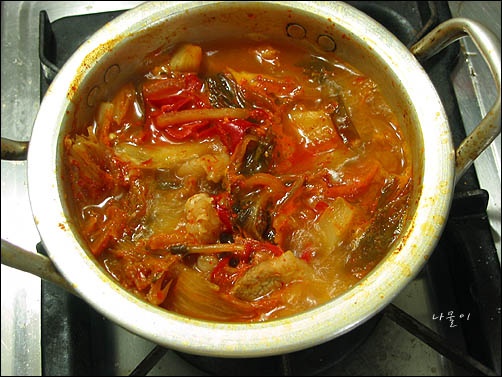 울엄마 김치찌개 이미지