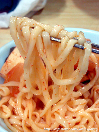 푸짐한김치찌개 이미지