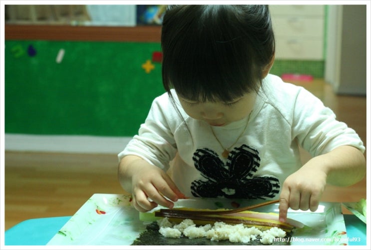 둘둘말은김밥 이미지