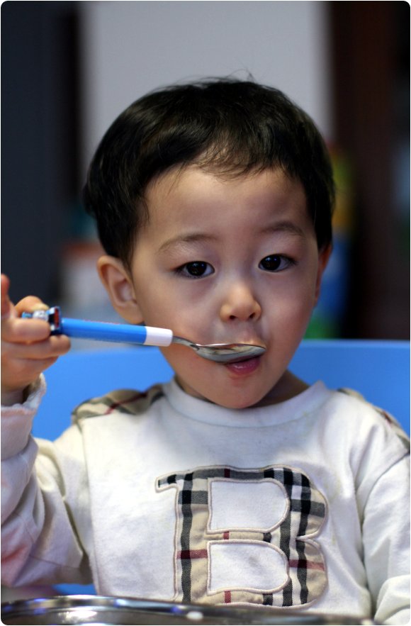 젓가락질잘해야만밥을먹나요 이미지