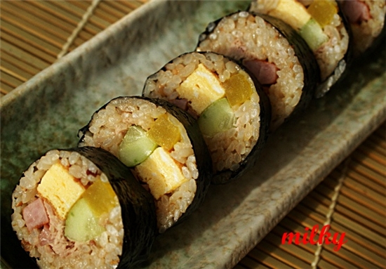 까망김밥 이미지