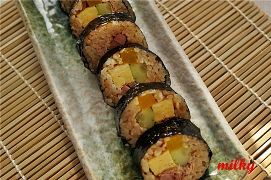 까망김밥 이미지