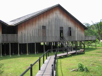 롱하우스(LONGHOUSE) 이미지