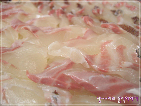 푸짐한 식당 이미지