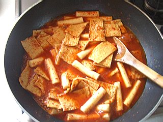 눈물떡볶이 이미지