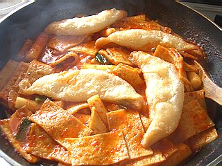 눈물떡볶이 이미지
